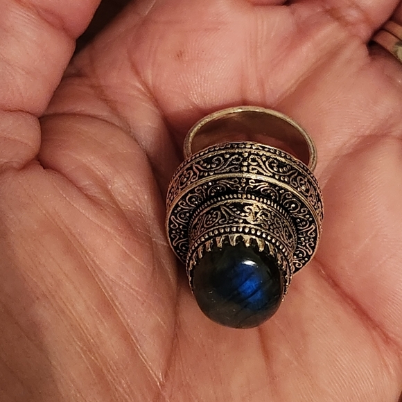 Labradorite Silver Ring - Picture 11 of 12